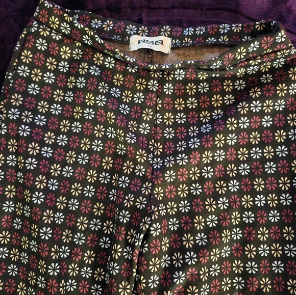 Y2K Daisy Flares - Picture 3 of 4